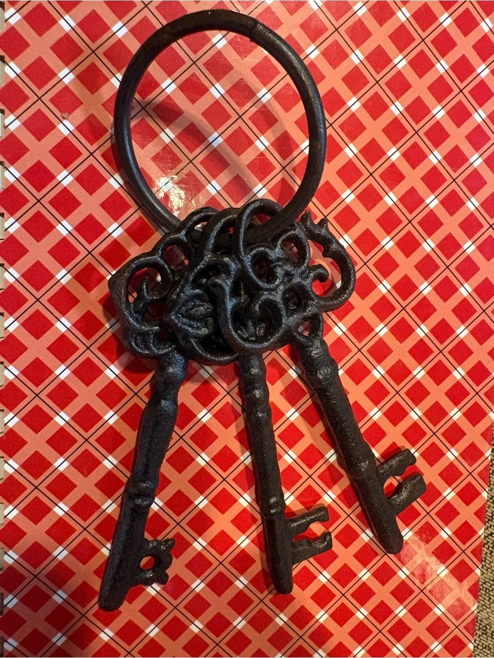 Cast Iron Decorative Antique-Style Keys